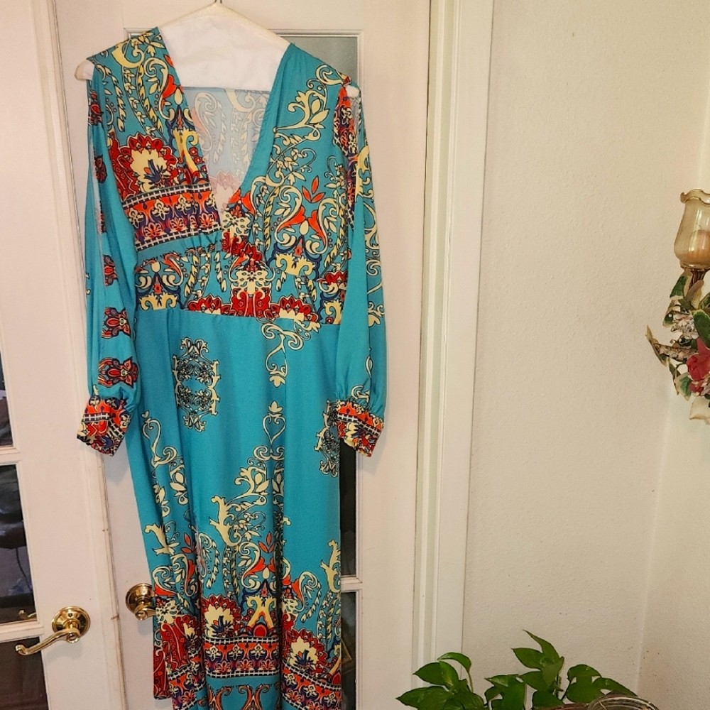 Elegant Teal and Red Patterned Dress